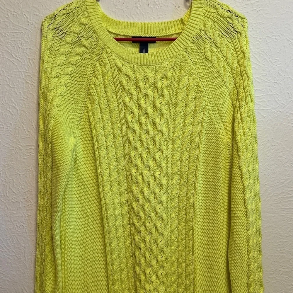 ✅✅✅BOGOHO✅✅✅ Gap Yellow Cable Knit Sweater-Large
